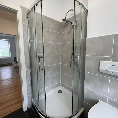 Apartment Modern & Comfortable In Altenburg