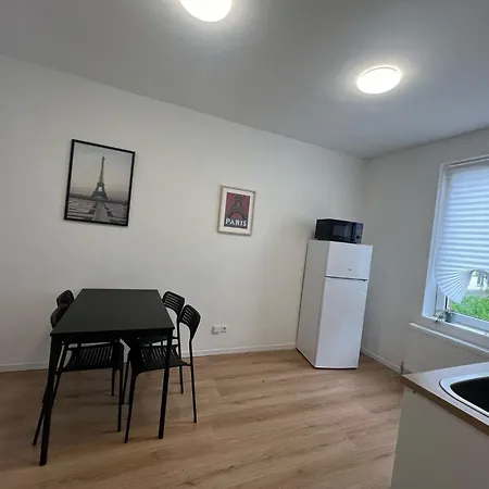 Modern & Comfortable In Lejlighed Altenburg