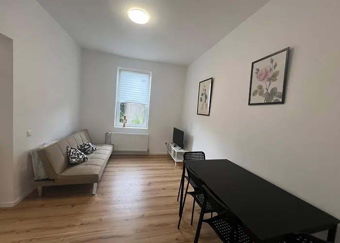 דירה Modern & Comfortable In אלטנבורג