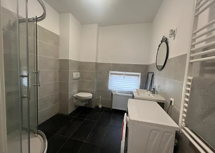 Modern & Comfortable In אלטנבורג